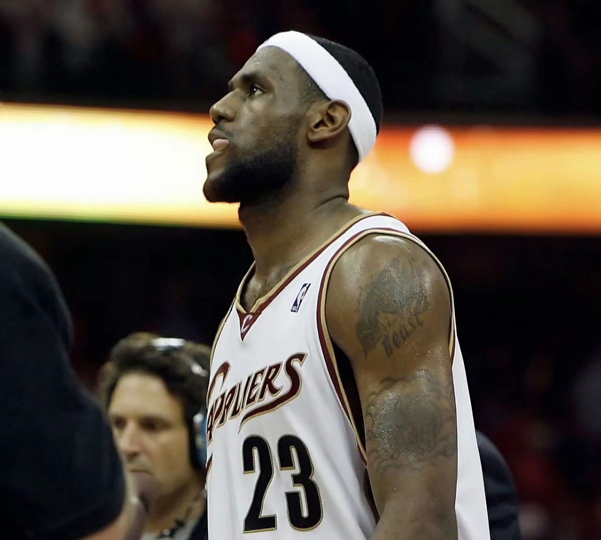 什么是抢球技巧中最积极最主动的方法